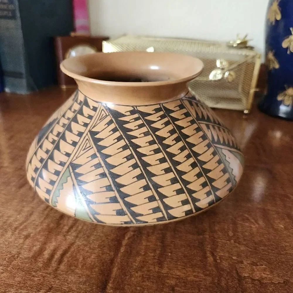 Mexican pottery pot tan geometric boho vintage home decor tribal ethnic handmade
